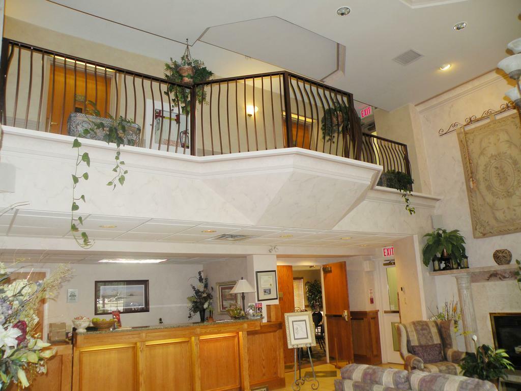 אוריליה Stone Gate Inn מראה חיצוני תמונה